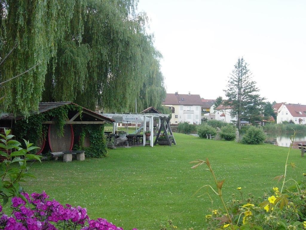 Landgasthof Windfelder Am See Hotel Stegaurach Exterior photo